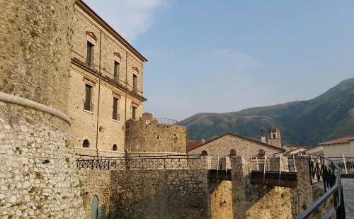 borgo-antico-di-teggiano-500x309